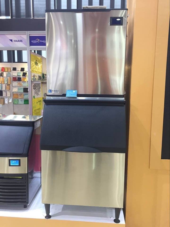 LANGTUO Manufacture Air Cooler Automatic Ice Maker 950kg/24h Cube Ice Making